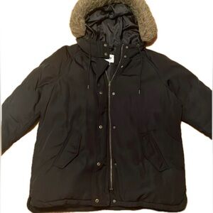 Old Navy winter jacket with fur lined drawstring hood. Women’s size XL